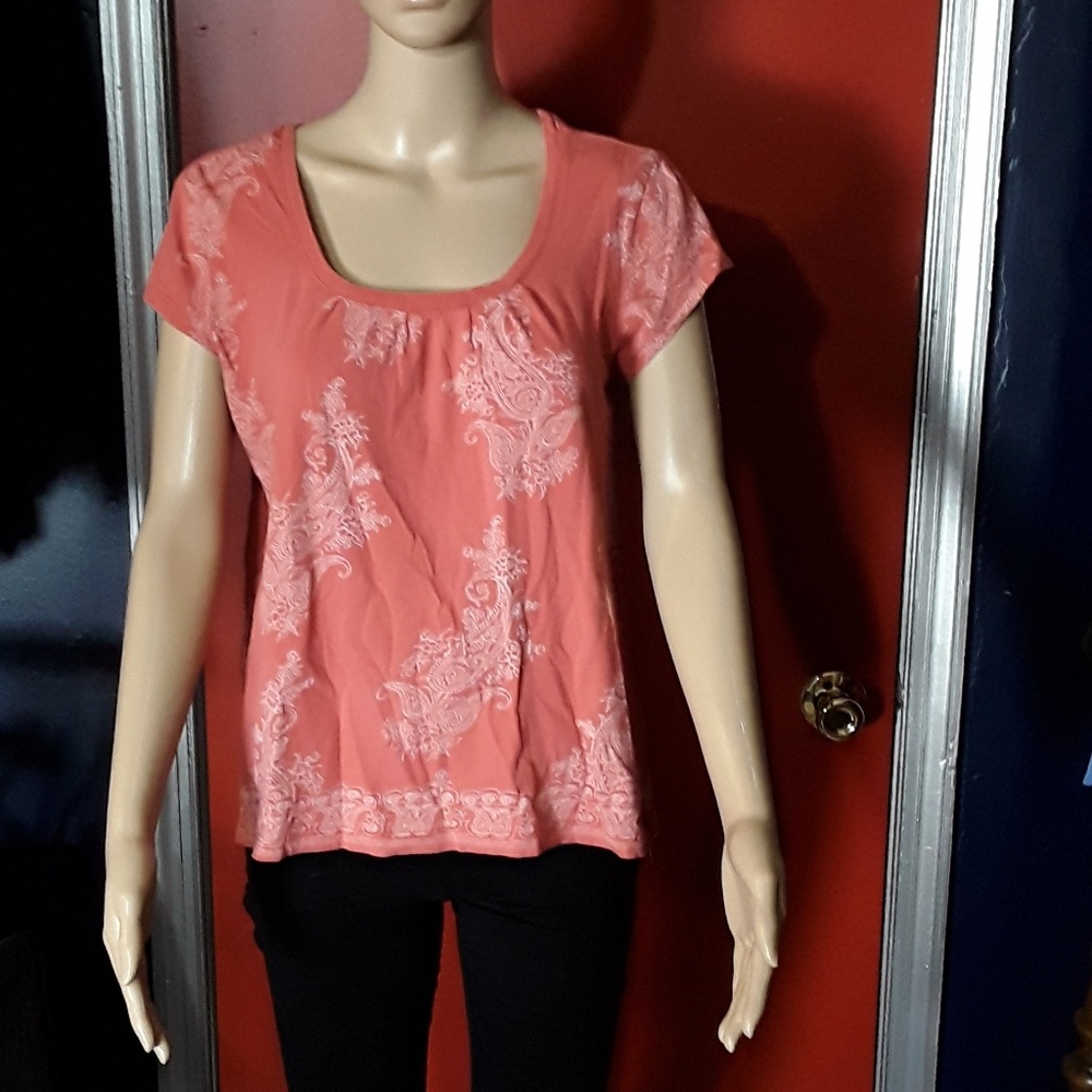 Tommy Hilfiger short sleeve paisley tee size M
